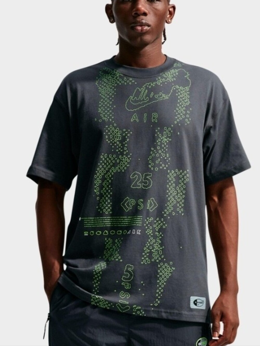 NWT Men's Nike Sportswear Maxxed Graphic T-Shirt Gray Green Small IQ1004